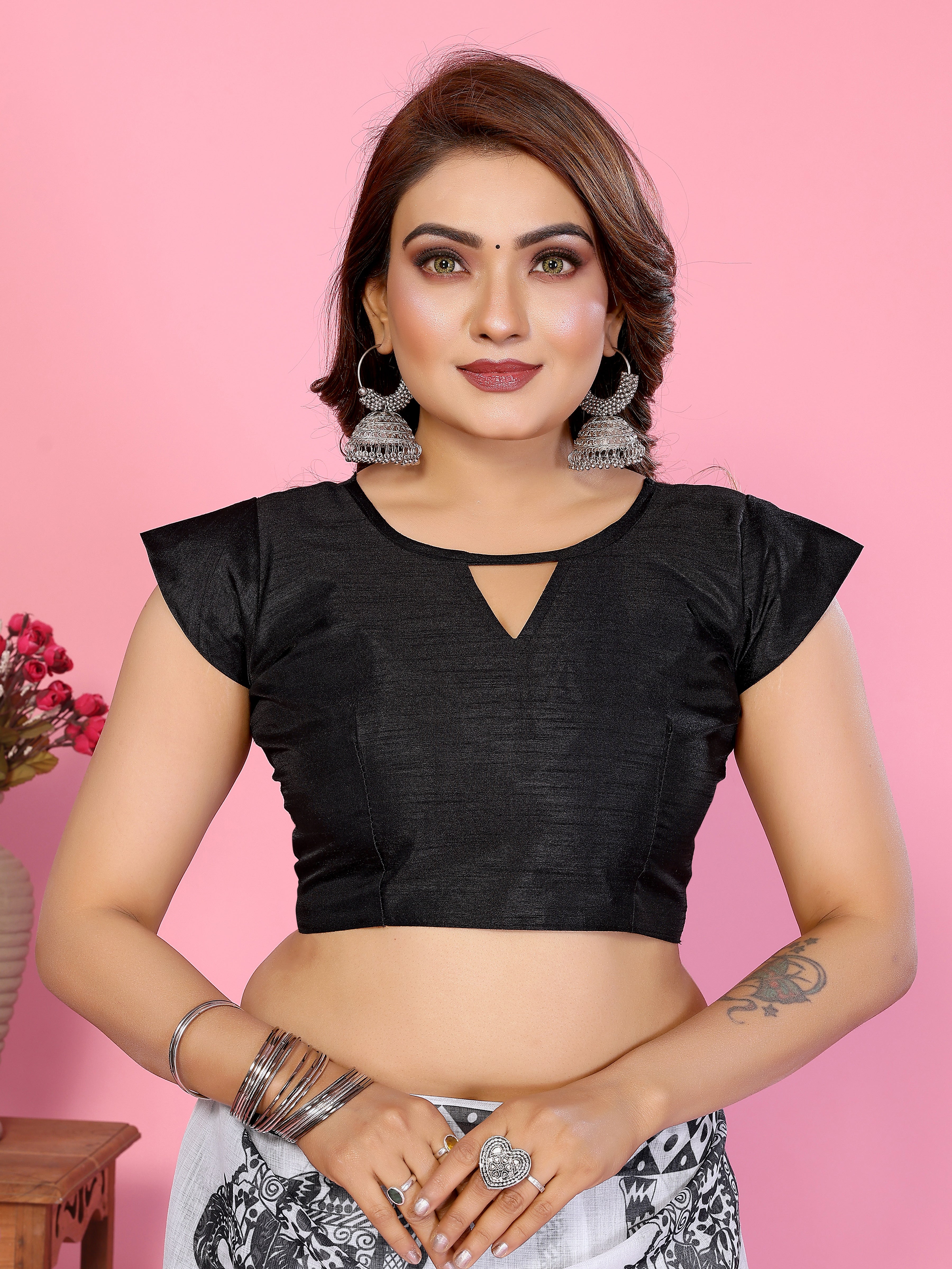 Fabrica Vibe Off-White Soft Linen Saree with Monochrome Warli Tribal Print & Tassel Pallu