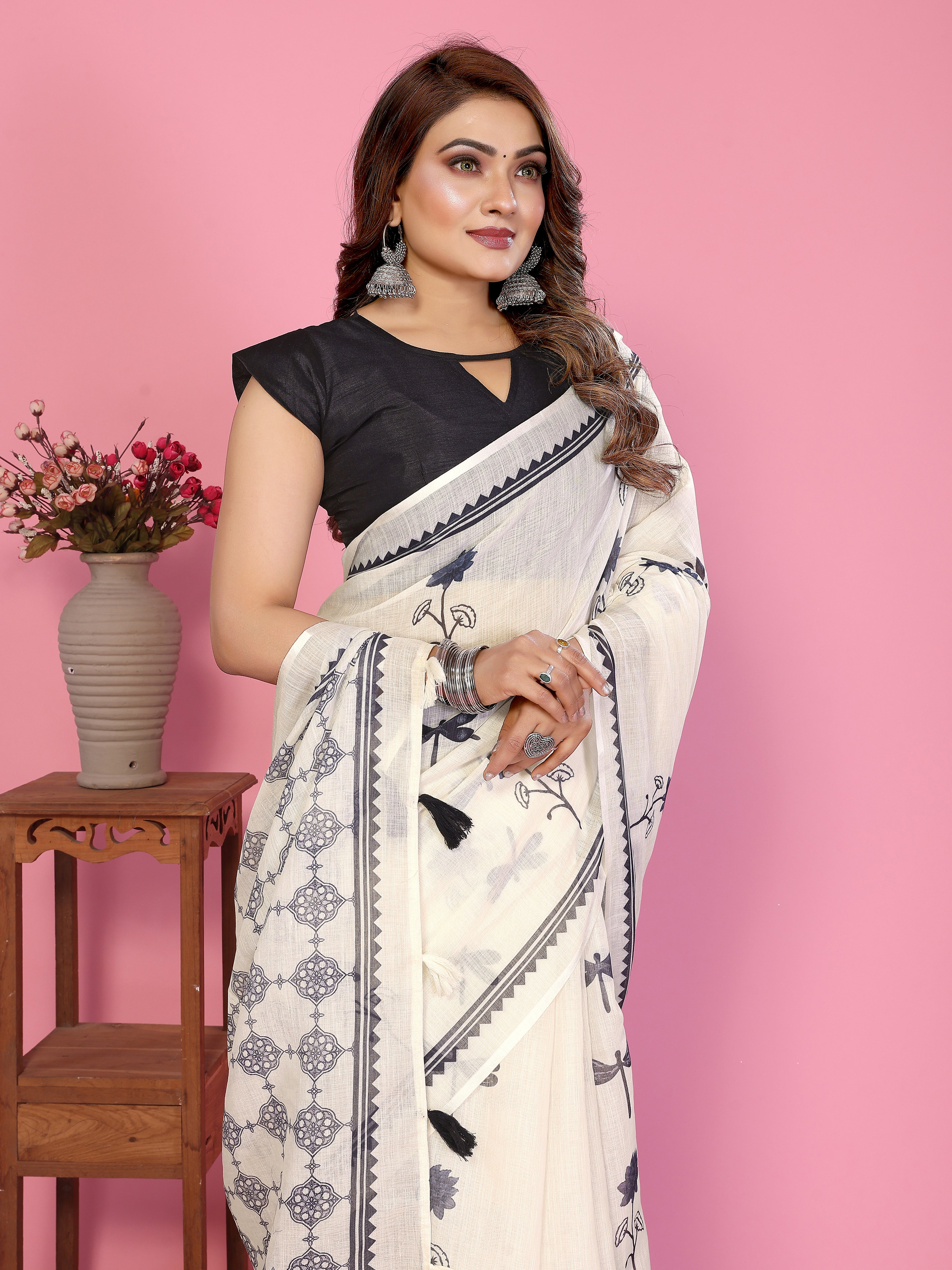 Fabrica Vibe Off-White Soft Linen Saree with Floral Print & Geometric Pallu Design