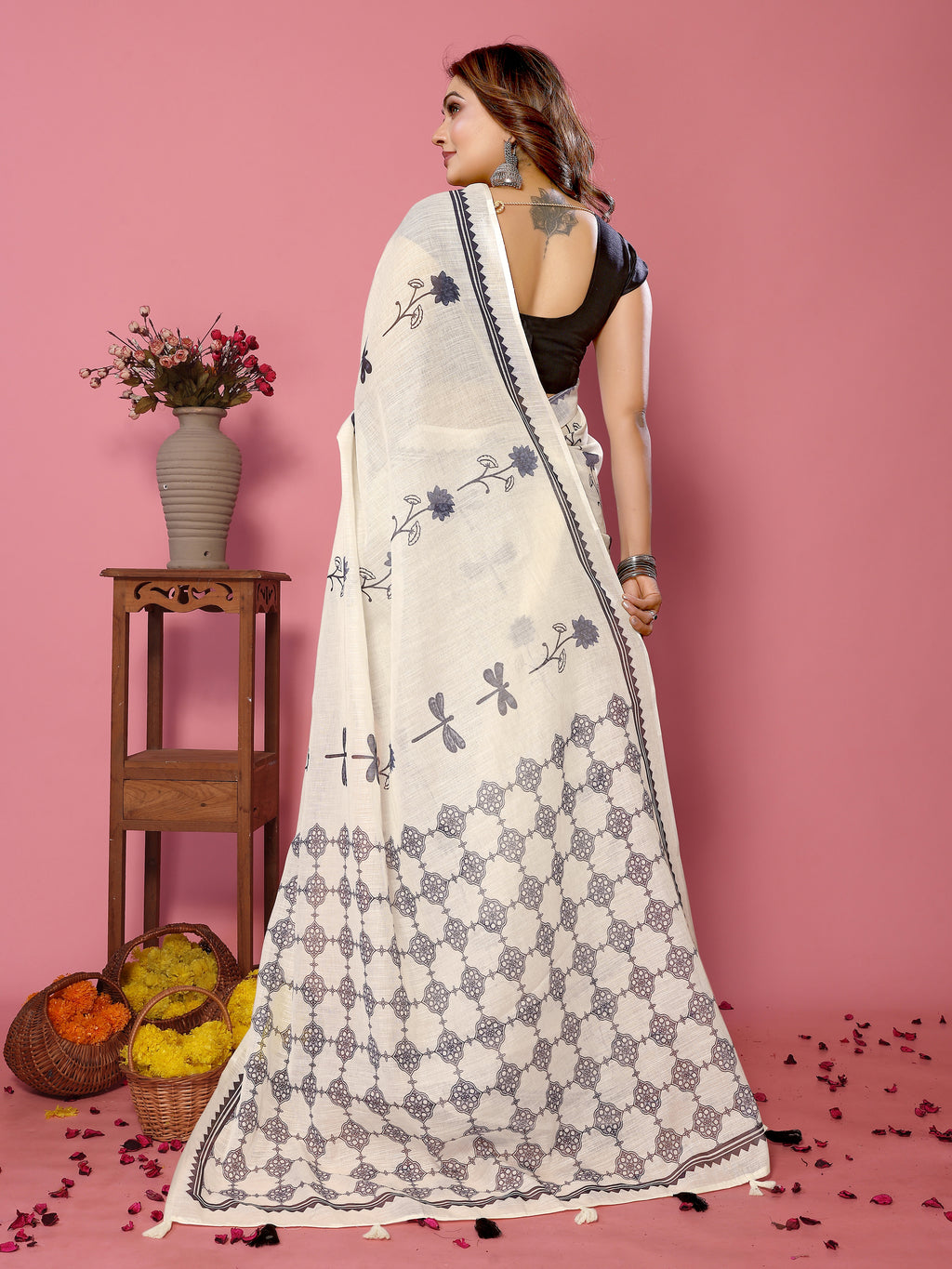 Fabrica Vibe Off-White Soft Linen Saree with Floral Print & Geometric Pallu Design