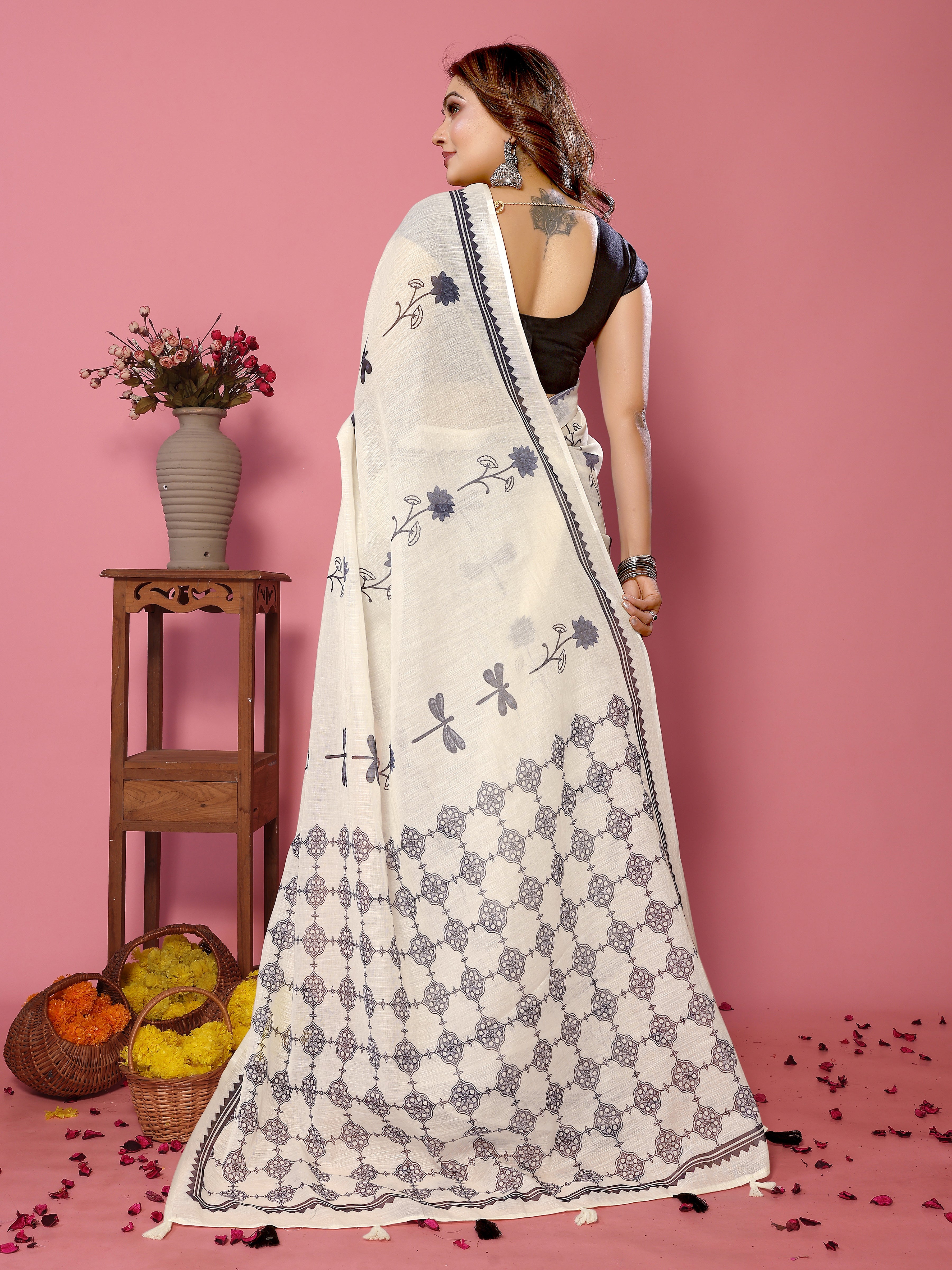 Fabrica Vibe Off-White Soft Linen Saree with Floral Print & Geometric Pallu Design