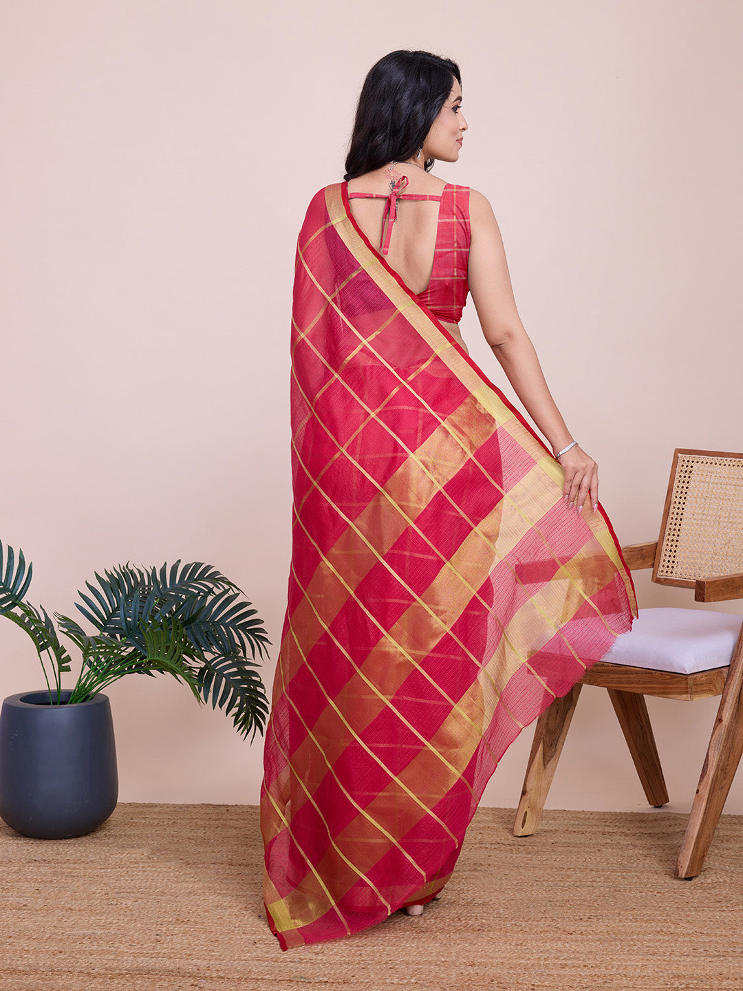Fabrica Vibe Rani Pink Gold Checkered Linen Blend Saree with Zari Border