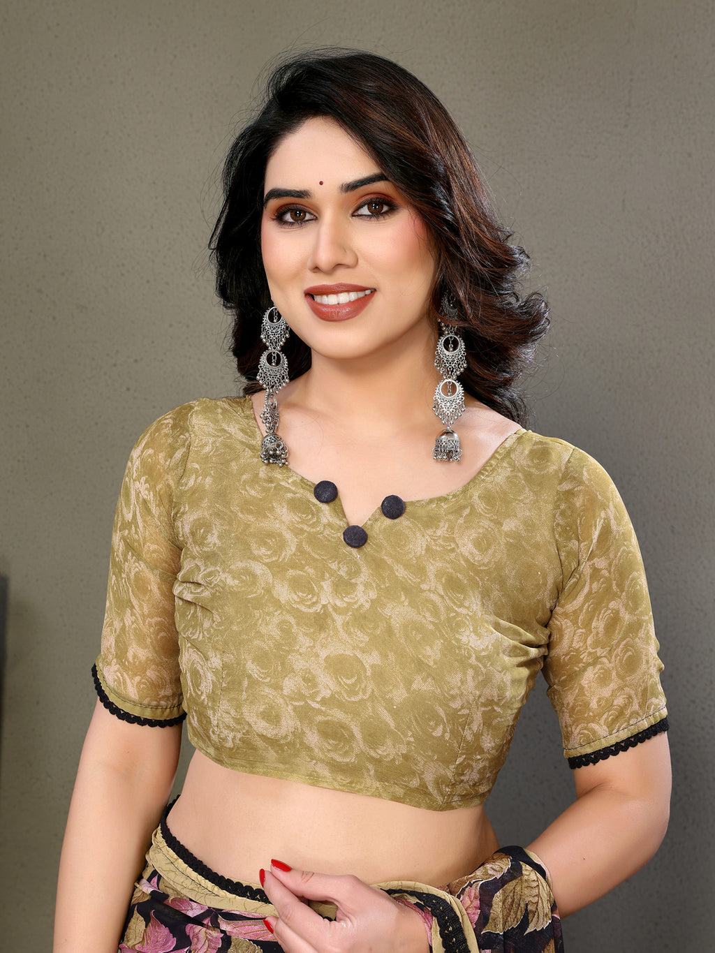 Fabrica Vibe Beige & Black Floral Printed Chiffon Saree with Unstitched Blouse Piece