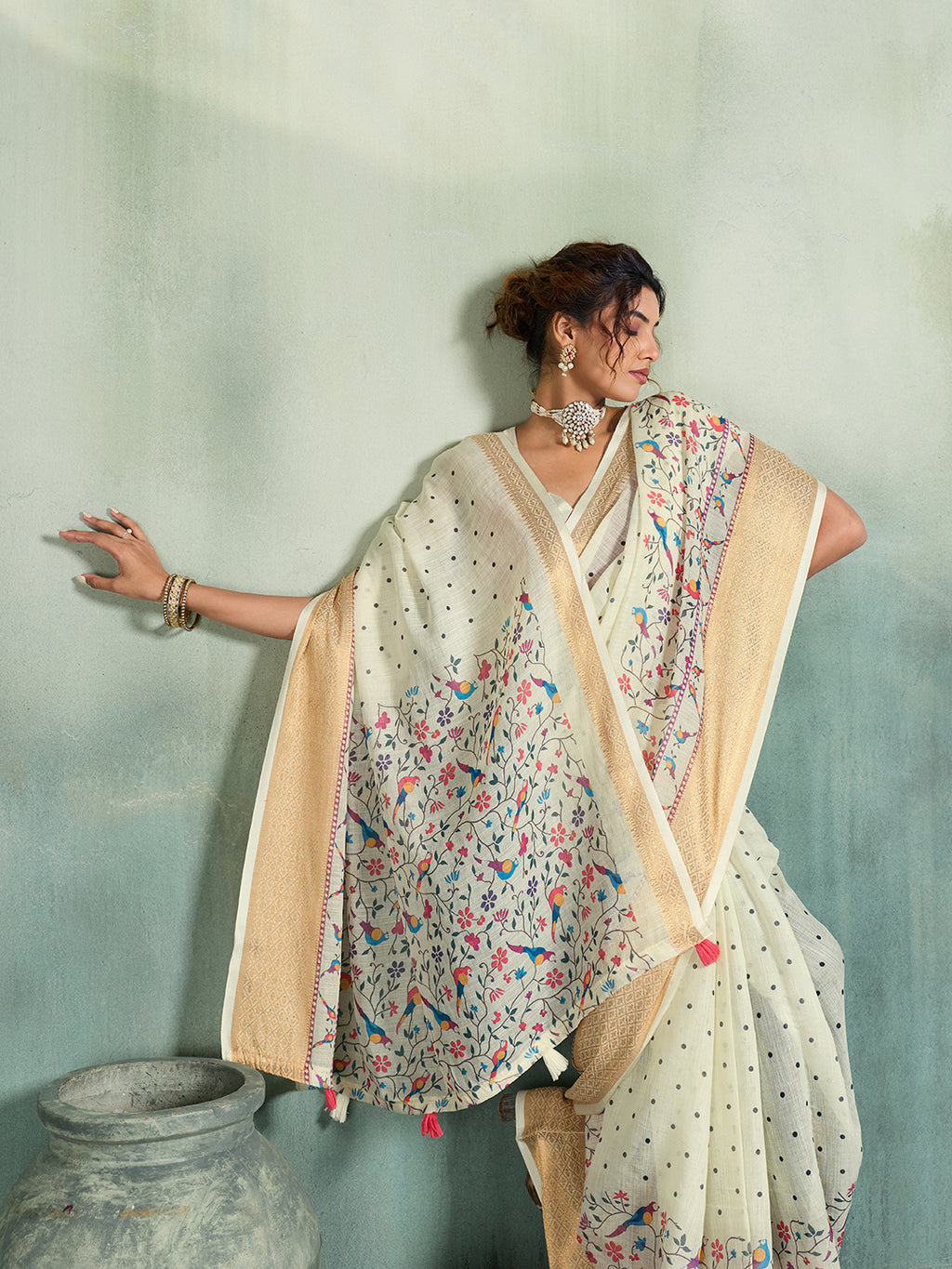 Fabrica Vibe Cream Handwoven Linen Saree with Floral & Bird Motifs