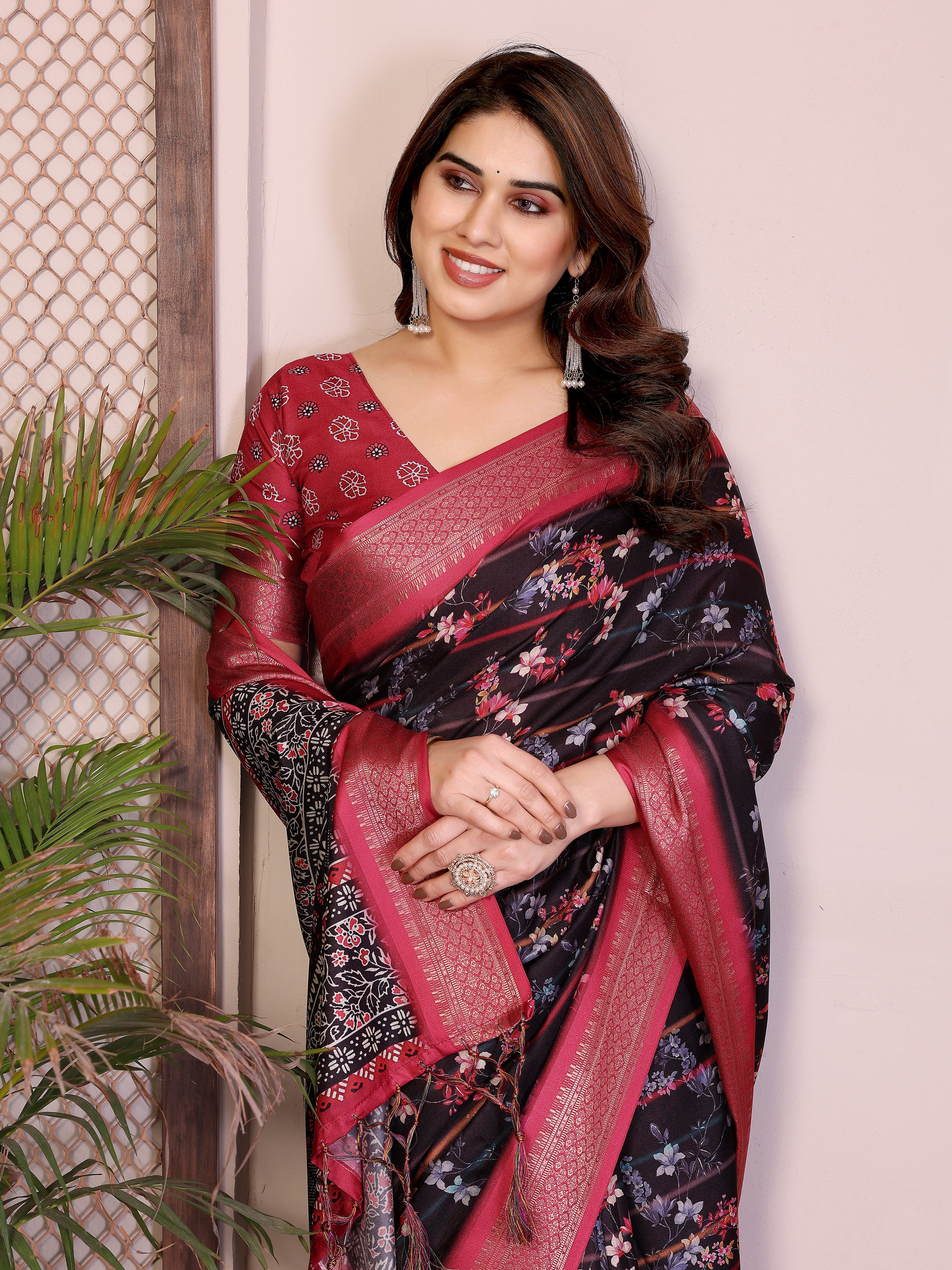 Fabrica Vibe Black Floral Handwoven Cotton Saree with Unstitched Blouse Piece