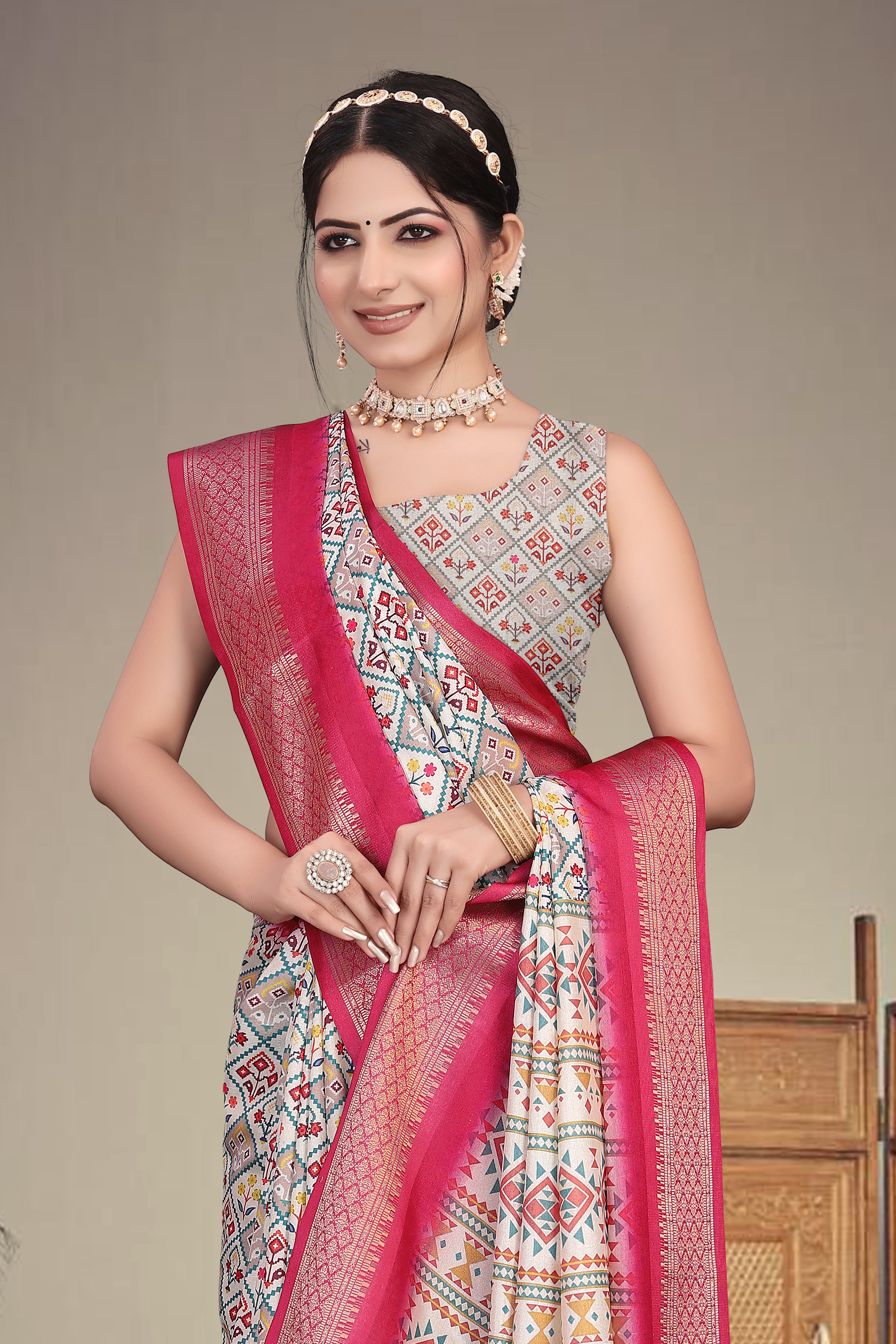 Fabrica Vibe Handwoven Bengal Cotton Saree with Traditional Geometric Woven Design – Rani Pink Border