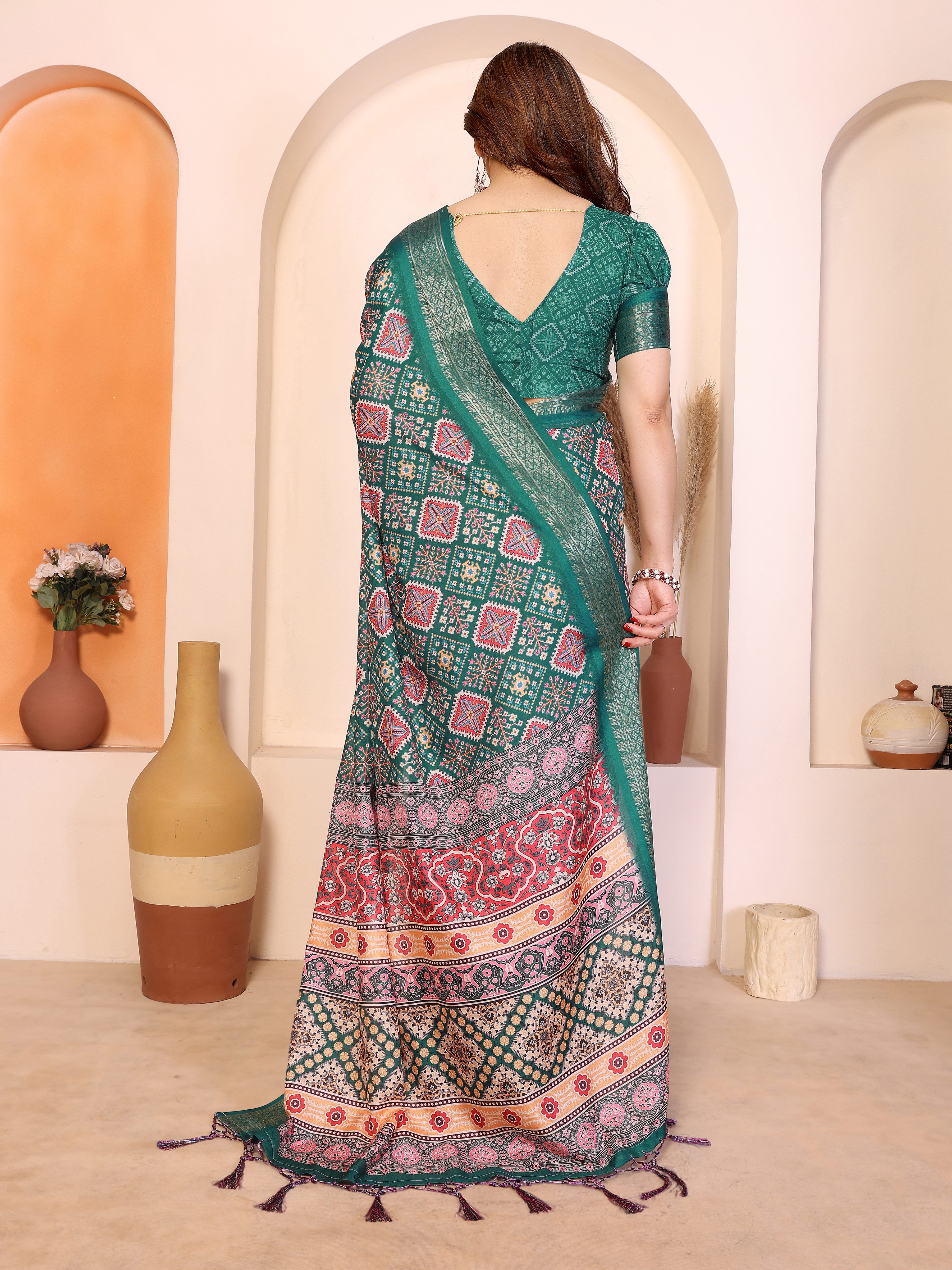 Fabrica Vibe Women's Green Printed Soft Silk Saree with Woven Border & Designer Pallu