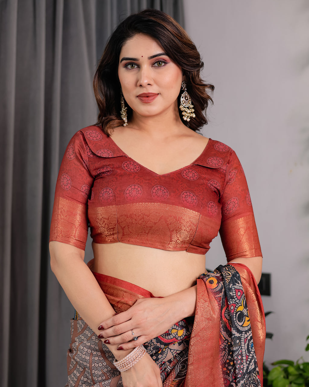 Fabrica Vibe Black Abstract Printed Linen Saree with Copper Zari Border