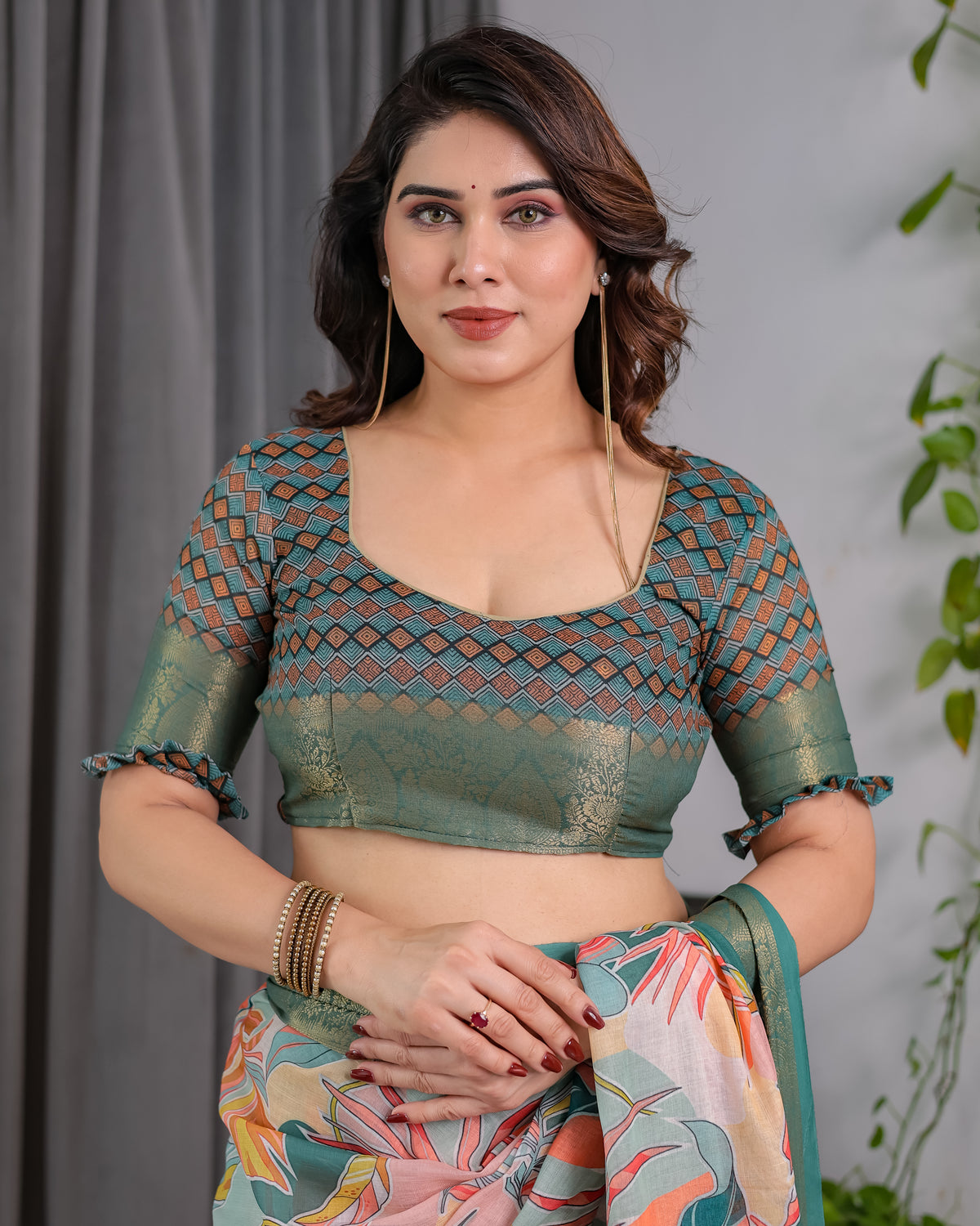 Fabrica Vibe Olive Green Linen Handwoven Printed Saree with Geometric Border