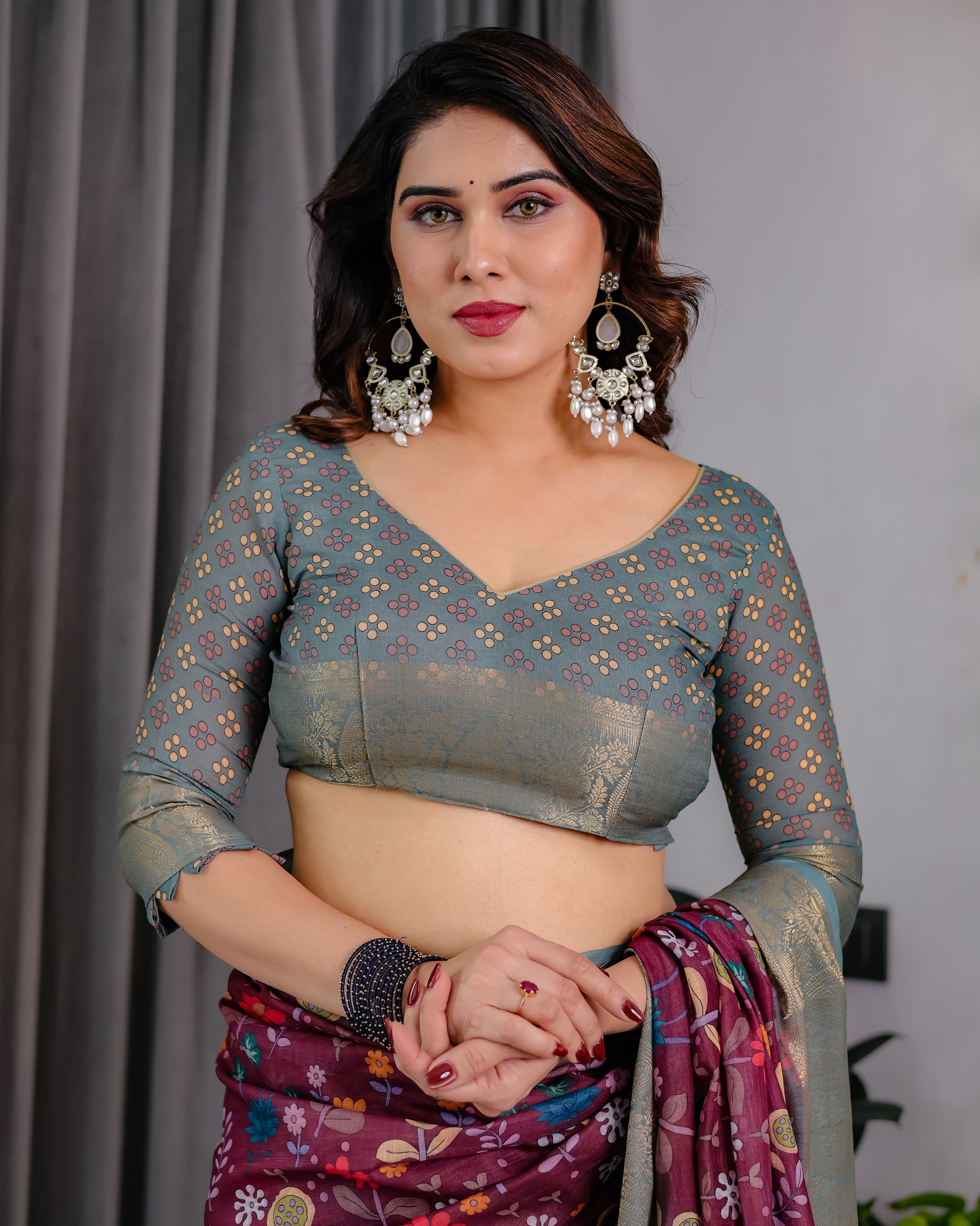 Fabrica Vibe Dusty Rose Floral Printed Linen Blend Saree with Zari Border & Designer Blouse